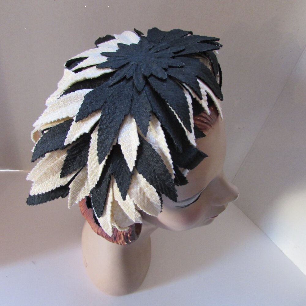 Mid Century Vintage Half Hat Overlapping Navy & Cream Leaves - Picture 6 of 12